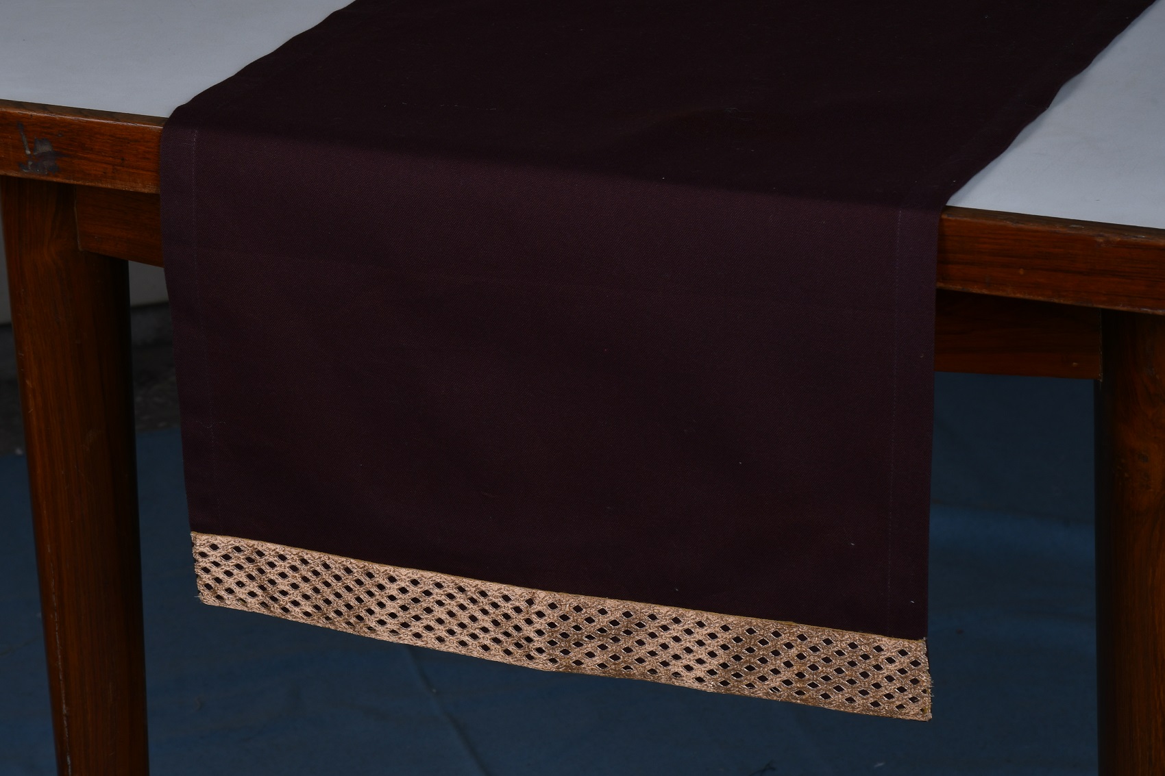 Table Runner – Coffee with Copper Lace Cotton