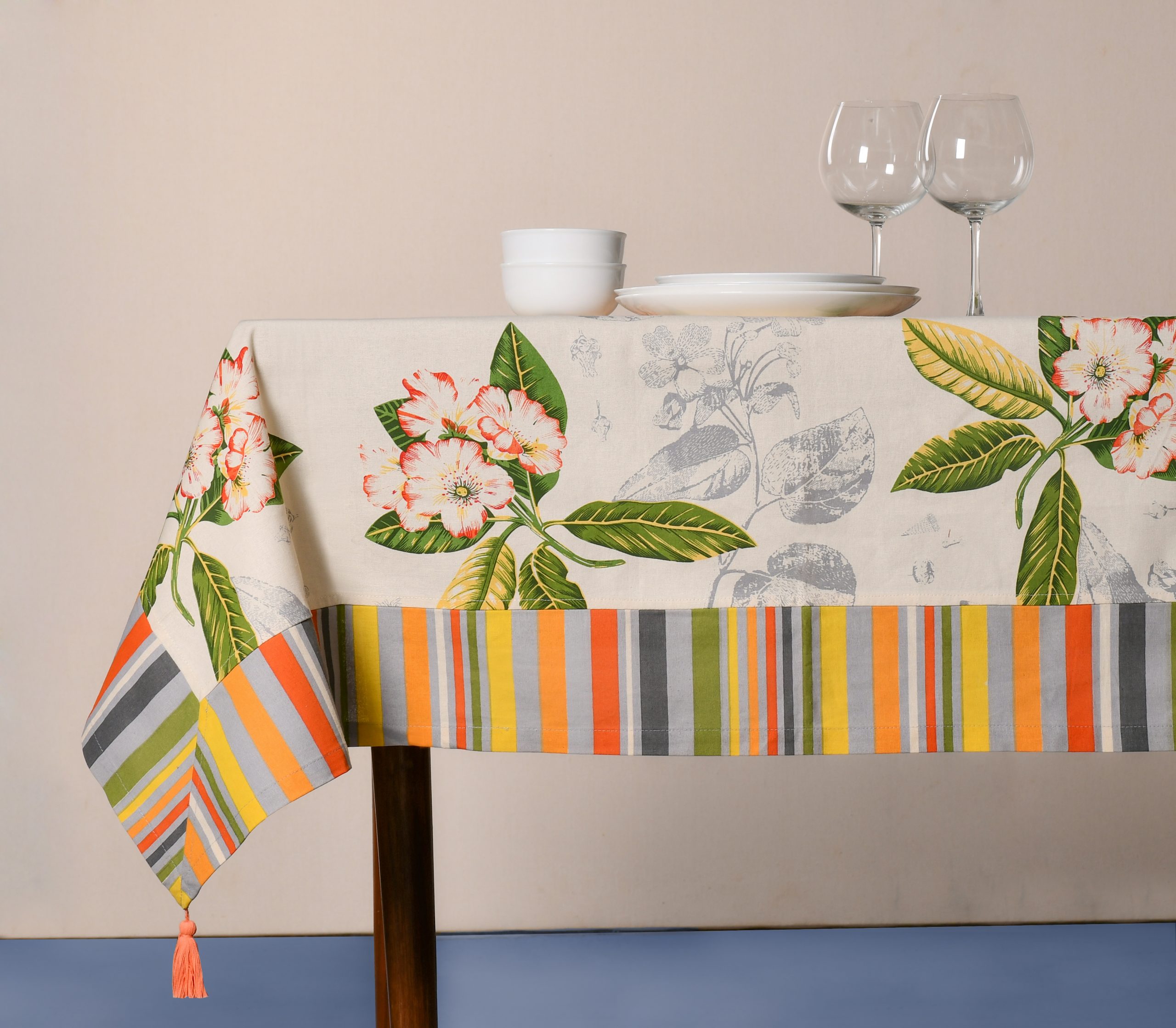 A brief guide to dining table linen